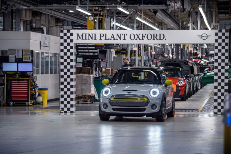 La BMW iFACTORY di Oxford con SAP S/4HANA verso il futuro dell'Automotive