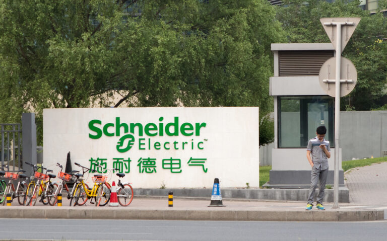 Data center, gestione più efficiente con le nuove soluzioni Schneider Electric