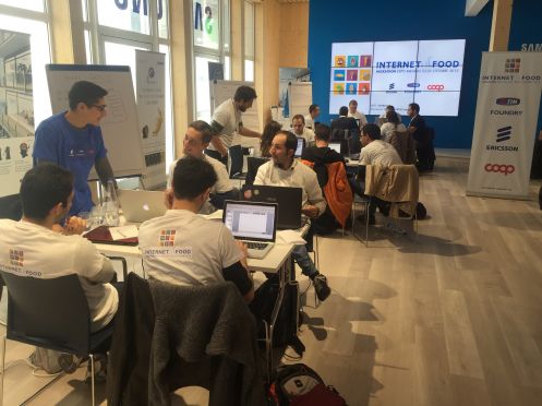 Un momento dell'Internet of Food Hackathon